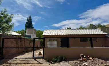 Casa 2 dormitorios en venta B° Costa Río