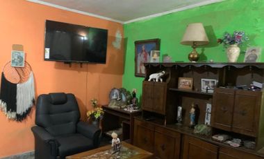 CASA AMPLIA EN BARRIO SAN MARTIN