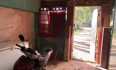 CASA AMPLIA EN BARRIO SAN MARTIN