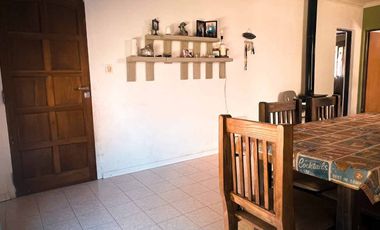 Venta Casa 3 amb. con parque de 3.000 m² y quincho