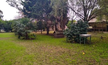 Venta Casa 3 amb. con parque de 3.000 m² y quincho