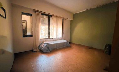 Venta Casa 3 amb. con parque de 3.000 m² y quincho