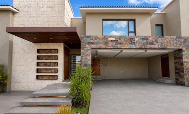 Residencia de Lujo en Renta La Providencia Metepec