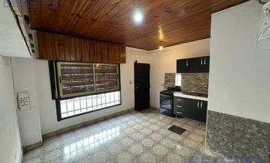 PH 2 ambientes en planta baja en alquiler