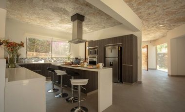 Casa en Renta con seguridad y preciosa Vista al tepozteco