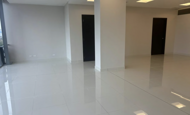 OFICINA / COSTA DEL ESTE / BOULEVARD DEL ESTE / 92M2 / VIA PRINCIPAL