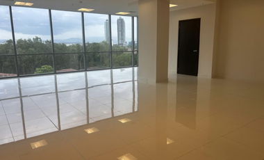 OFICINA / COSTA DEL ESTE / BOULEVARD DEL ESTE / 92M2 / VIA PRINCIPAL