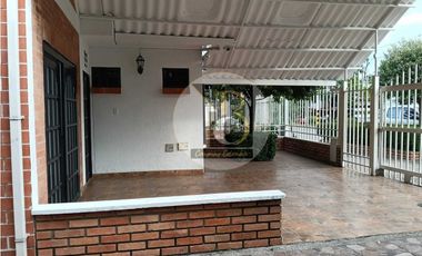 SE ARRIENDA CASA PARA USO COMERCIAL