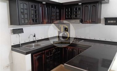 SE ARRIENDA CASA PARA USO COMERCIAL