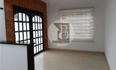SE ARRIENDA CASA PARA USO COMERCIAL