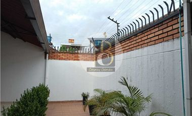 SE ARRIENDA CASA PARA USO COMERCIAL