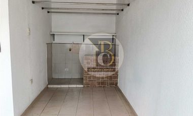 SE ARRIENDA CASA PARA USO COMERCIAL