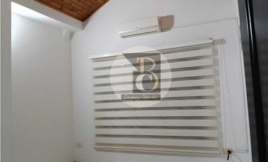 SE ARRIENDA CASA PARA USO COMERCIAL