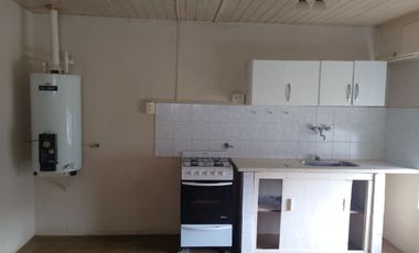 VENTA CASA 2 AMBIENTES EN BALCARCE CON GRAN PARQUE