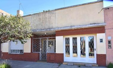 VENTA CASA 3 AMBS HAEDO PARQUE PILETA A RECICLAR
