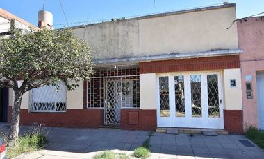 VENTA CASA 3 AMBS HAEDO PARQUE PILETA A RECICLAR