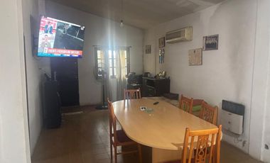 VENTA CASA 4 AMBIENTES  EN LIBERTAD MERLO