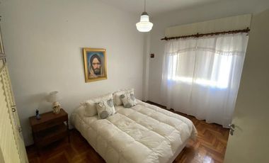 VENTA CASA 3 AMB PARQUE / COCH AP. CRED. -  MERLO