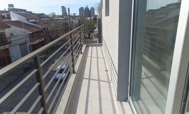 MONOAMBIENTE AL FRENTE A ESTENAR/BALCON Y TERRAZA