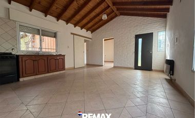 CASA APTA CREDITO ESQUIU Y ESTOMBA
