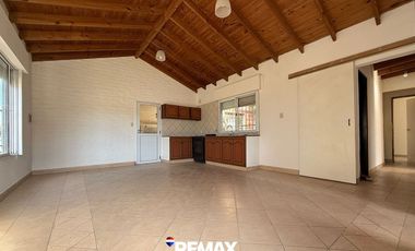 CASA APTA CREDITO ESQUIU Y ESTOMBA