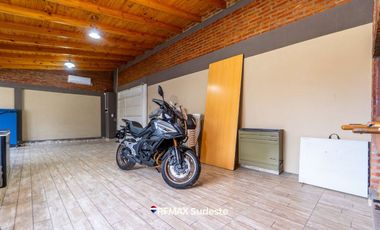 VENTA CASA 2 DORM. y PILETA TTE. FARIAS 1600