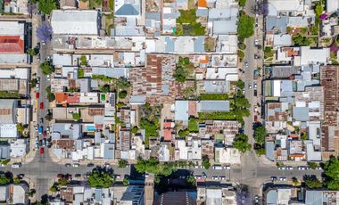 VENTA LOTE + CASAS + LOCAL EN EL MACROCENTRO