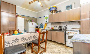VENTA LOTE + CASAS + LOCAL EN EL MACROCENTRO