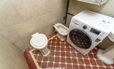 VENTA LOTE + CASAS + LOCAL EN EL MACROCENTRO