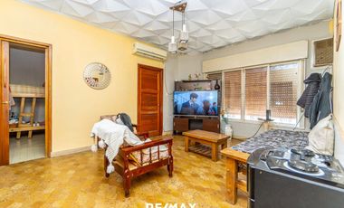 VENTA LOTE + CASAS + LOCAL EN EL MACROCENTRO