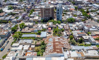 VENTA LOTE + CASAS + LOCAL EN EL MACROCENTRO