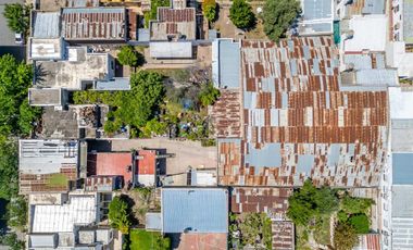 VENTA LOTE + CASAS + LOCAL EN EL MACROCENTRO