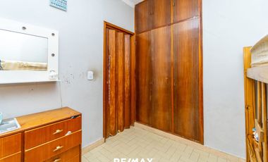 VENTA LOTE + CASAS + LOCAL EN EL MACROCENTRO