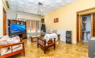 VENTA LOTE + CASAS + LOCAL EN EL MACROCENTRO