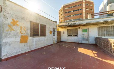 VENTA LOTE + CASAS + LOCAL EN EL MACROCENTRO