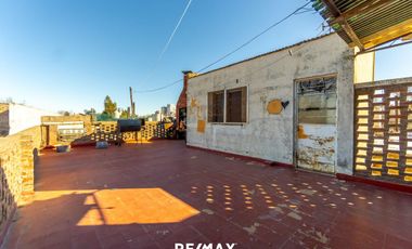 VENTA LOTE + CASAS + LOCAL EN EL MACROCENTRO