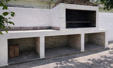 ALQUILER CASA VILLA DE MAYO, 300 M2