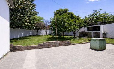 ALQUILER CASA VILLA DE MAYO, 300 M2
