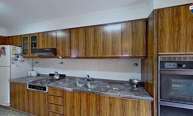 VENTA CASA 4 AMBIENTES CON JARDIN COCHERA SARANDI