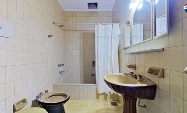 VENTA CASA 4 AMBIENTES CON JARDIN COCHERA SARANDI