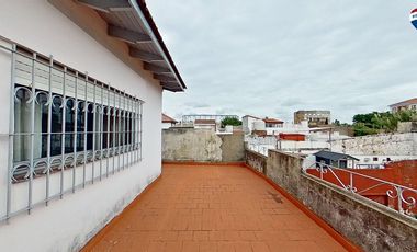 VENTA CASA 4 AMBIENTES CON JARDIN COCHERA SARANDI