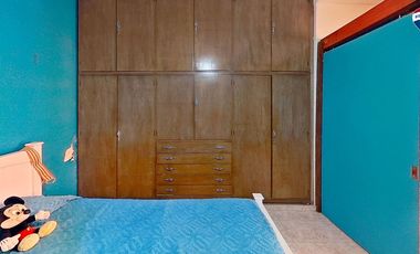 VENTA CASA 4 AMBIENTES CON JARDIN COCHERA SARANDI