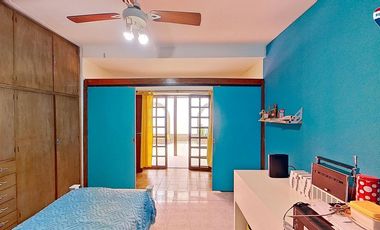 VENTA CASA 4 AMBIENTES CON JARDIN COCHERA SARANDI