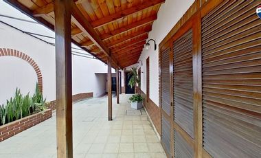 VENTA CASA 4 AMBIENTES CON JARDIN COCHERA SARANDI