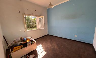 VENDE CASA 3 AMBIENTES Y LOTE 300MTS  FCIO.VARELA