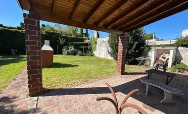 VENDE CASA 3 AMBIENTES Y LOTE 300MTS  FCIO.VARELA