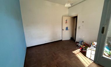 VENDE CASA 3 AMBIENTES Y LOTE 300MTS  FCIO.VARELA