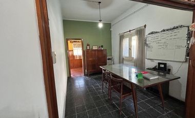 VENDE CASA 3 AMBIENTES Y LOTE 300MTS  FCIO.VARELA