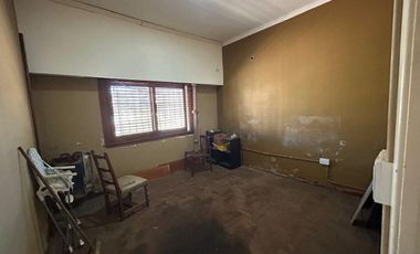 VENDE CASA 3 AMBIENTES Y LOTE 300MTS  FCIO.VARELA