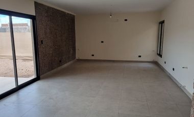 CASA A ESTRENAR EN BARRIO PRIVADO LOMAS DE RUSSELL